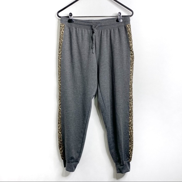 Splendid Gray and Leopard Print Matching 2pc. Jogger Set - Picture 9 of 14